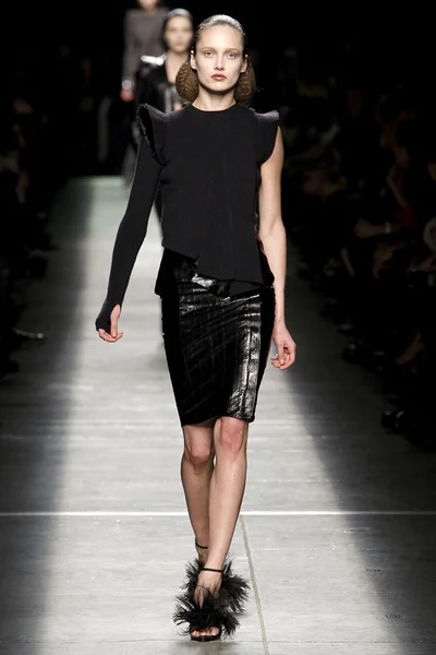 Look 2